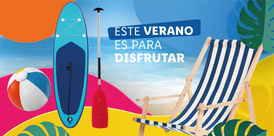 Key Visual de la campaña: tablas de paddle surf y una tumbona.